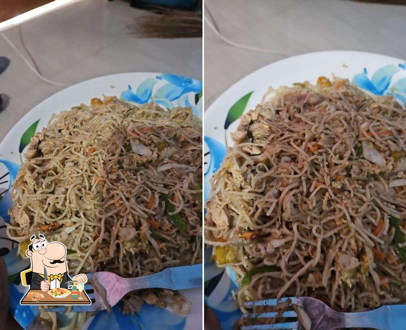 Pad thai at Bolpur Youth Hostel Canteen