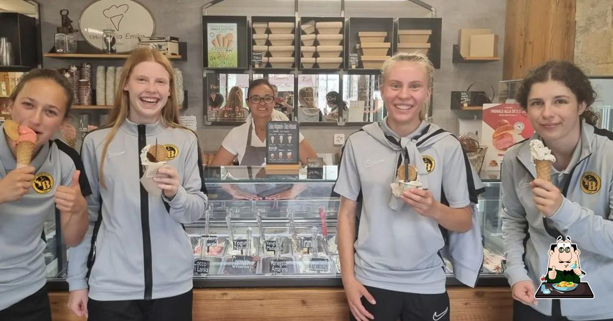 Cibo al Gelateria Emilia Murten