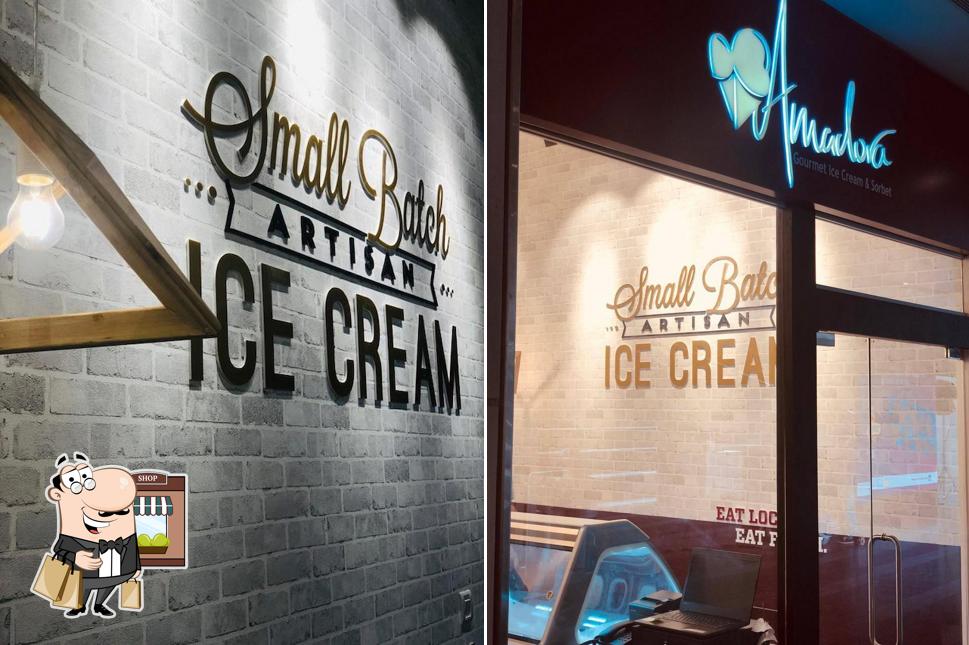 The exterior of Amadora Gourmet Ice Cream & Sorbet