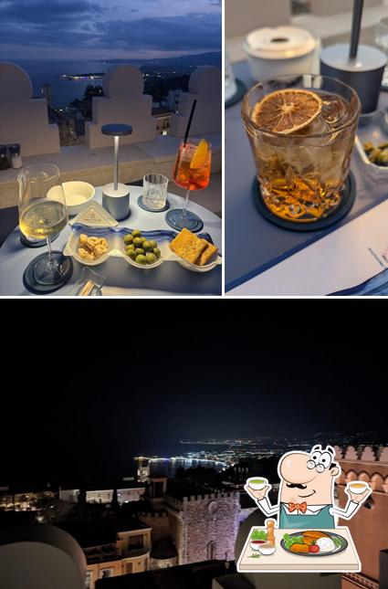 Blue Sky Bar si caratterizza per la cibo e interni