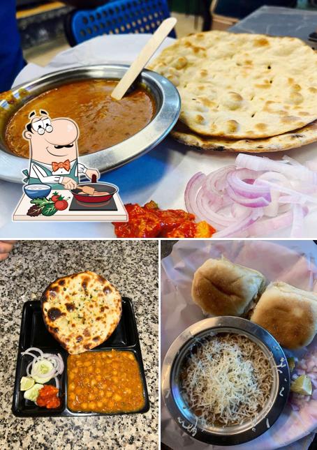 Chicken curry at Sardarji's Chaats & More