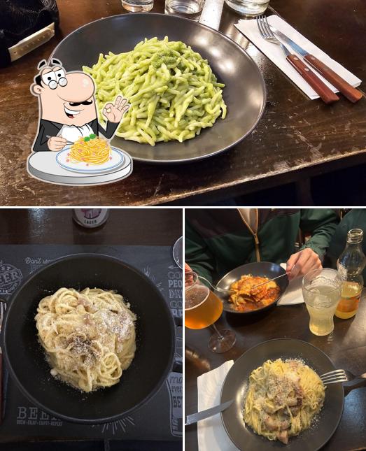 Spaghetti alla carbonara al PASTA STREET