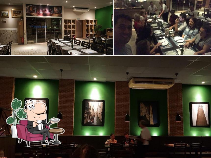 O interior do Parma Pizza