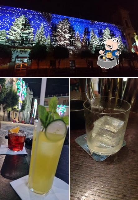 Tra le diverse cose da Speakeasy Cocktail & Food si possono trovare la cibo e esterno