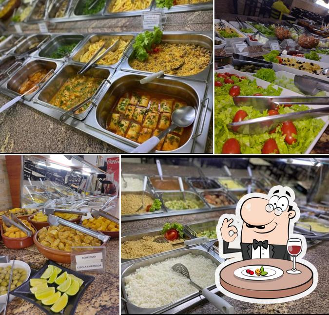 Comida em Restaurante da Praça