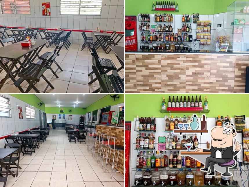 O interior do Bar e Restaurante do Cláudio