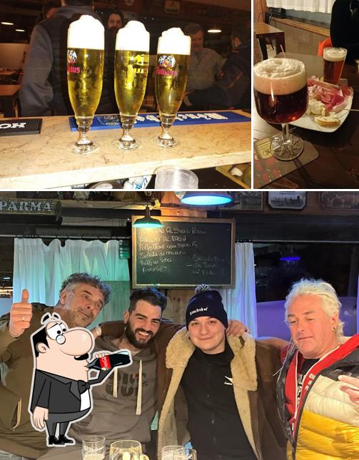 La foto della bevanda e cibo di Grölen~Birreria con Cucina