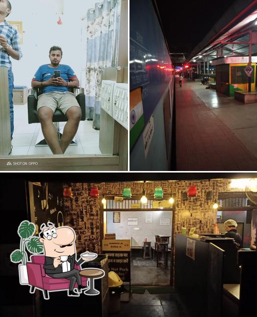 The interior of Sandwich Junction