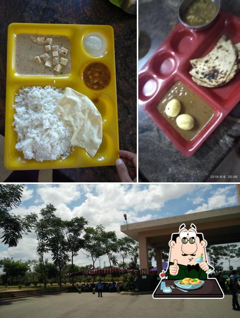 The restaurant's food and exterior