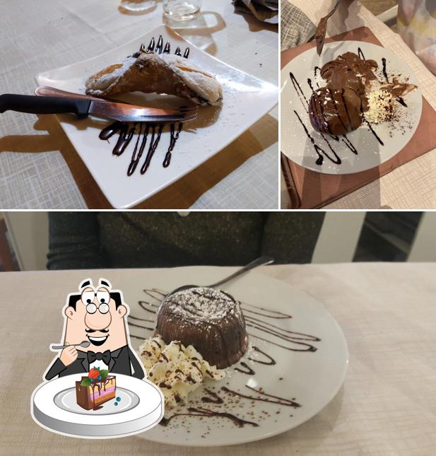 Torta al cioccolato al Pizzeria Ristorante Marechiaro