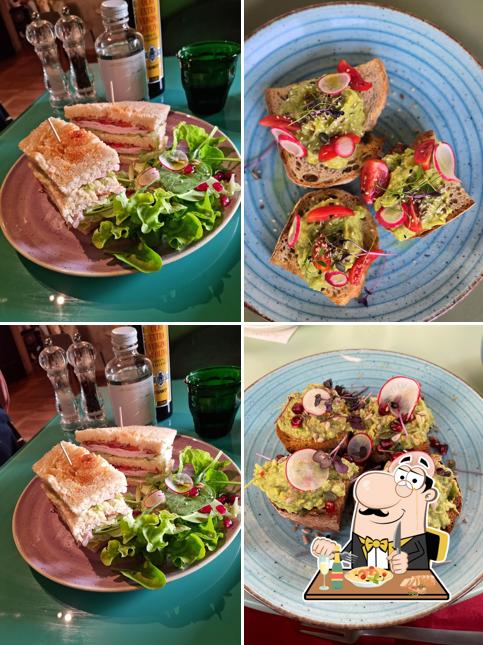Crostino all'avocado al Ditta Artigianale & Hario Cafe