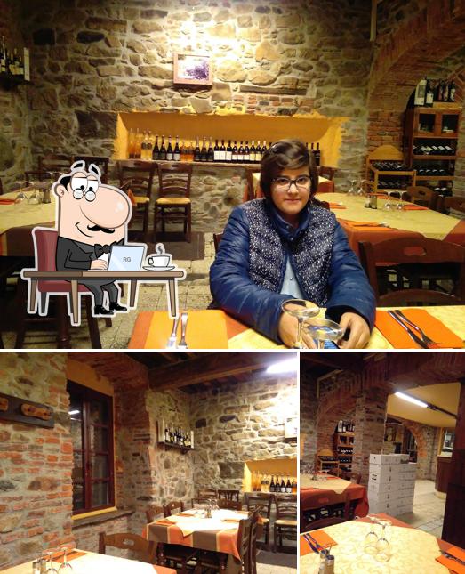 Gli interni di Enoteca Osteria Scarlino