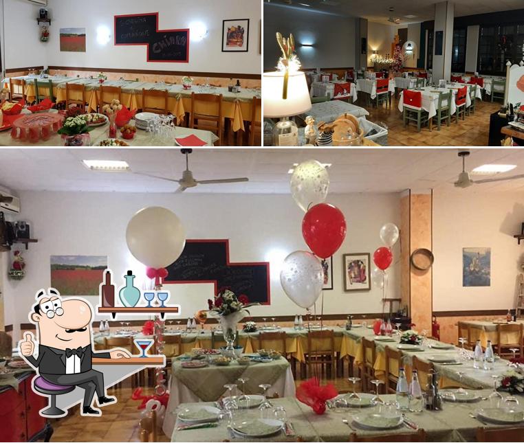Siediti a un tavolo di Ristorante Pizzeria La Macina