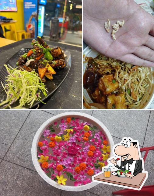 Food at MITHO WOK STREET