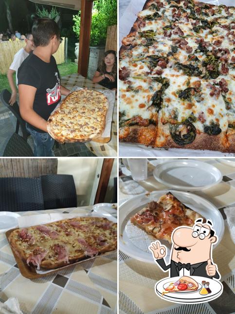 Scegli tra le svariate varianti di pizza