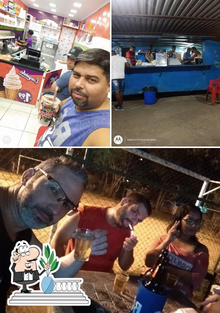 O exterior do Elias Lanches 100%