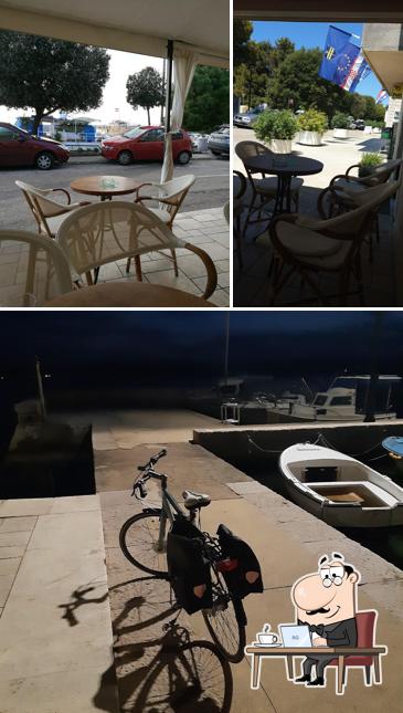 Gli interni di Buža Bar