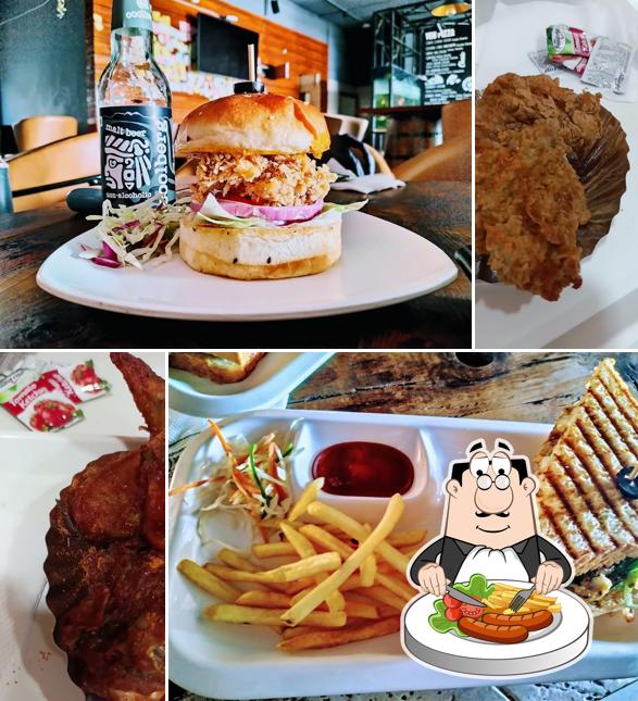 Food at Vintage Fried Chicken & Pizzas