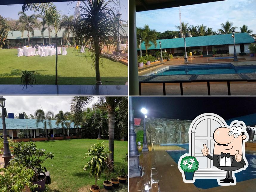 Anand Resort - A Luxury Private Pool Resort in Nashik.