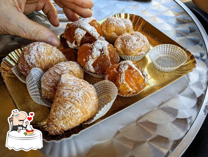 Pasticceria Filiberti serve un'ampia varietà di dessert