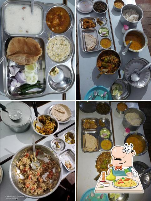 Food at Rounak Tiffin Center