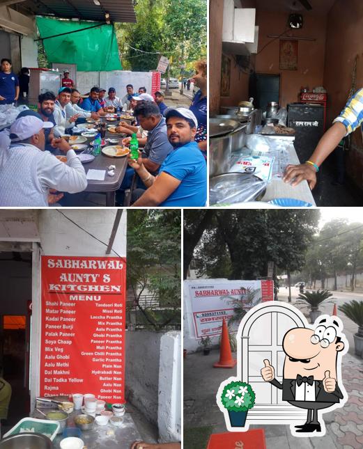 SABHARWAL AUNTY'S KITCHEN