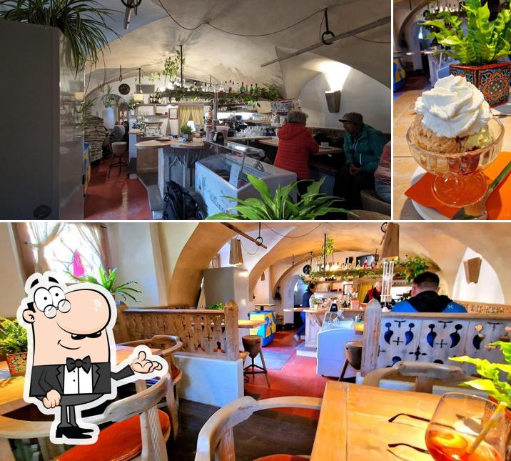 Dai un'occhiata agli interni di Bar Klostereck