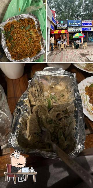 The interior of Veer ji Malai Chaap Wale