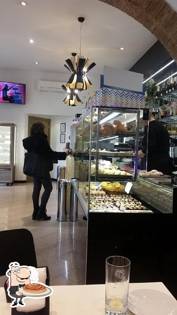 Guarda la immagine di Caffè Julie