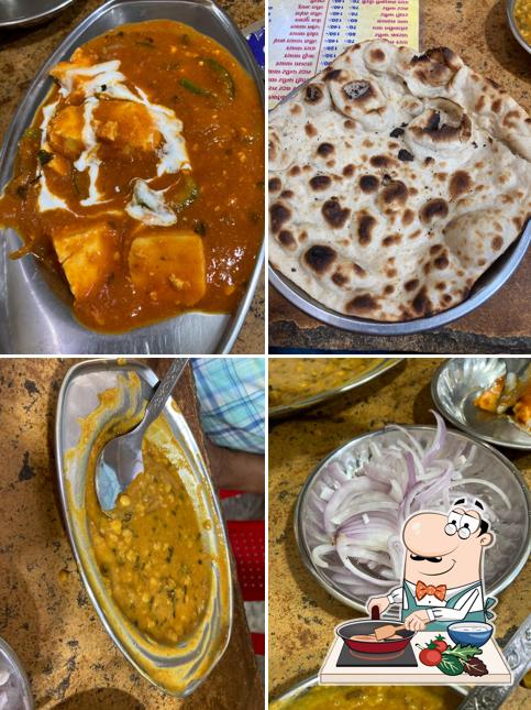 Chicken curry at Happy Punjabi Shudh Vaishno Dhaba