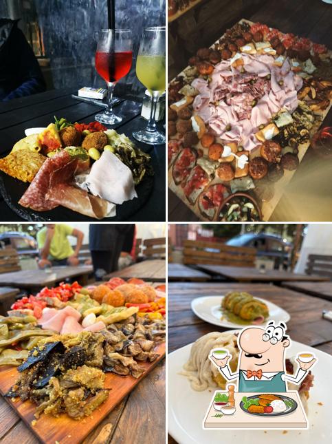 Cibo al KARMA Bar e Tavola Calda