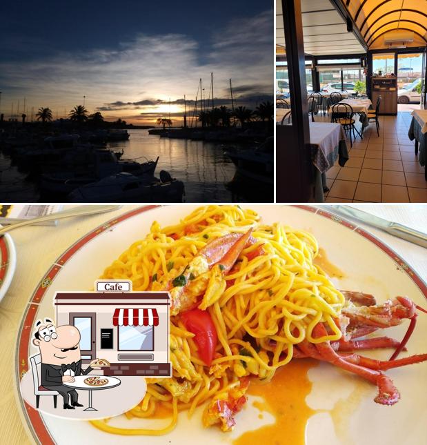 La immagine di esterno e cibo da Ristorante Pizzeria La Darsena