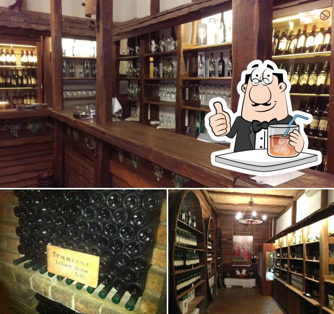 Goditi un drink dal menu