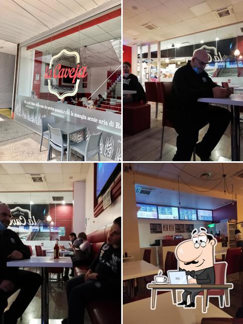 Siediti a un tavolo di La Caveja - Piadineria Moncalieri