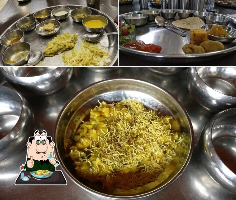 Food at Madhav ni Pol