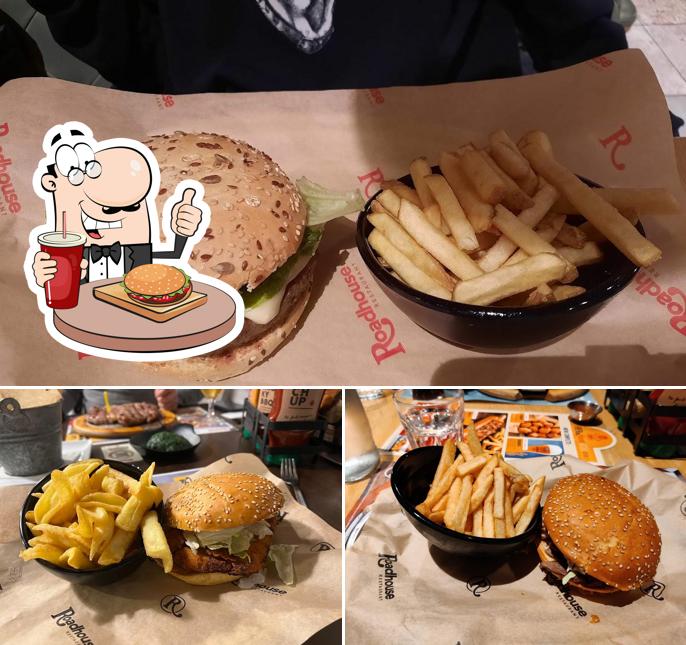 Ordina un hamburger a Roadhouse Restaurant Padova Ovest