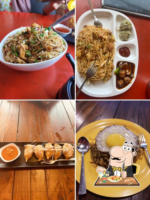 Pad thai at Momo Wang