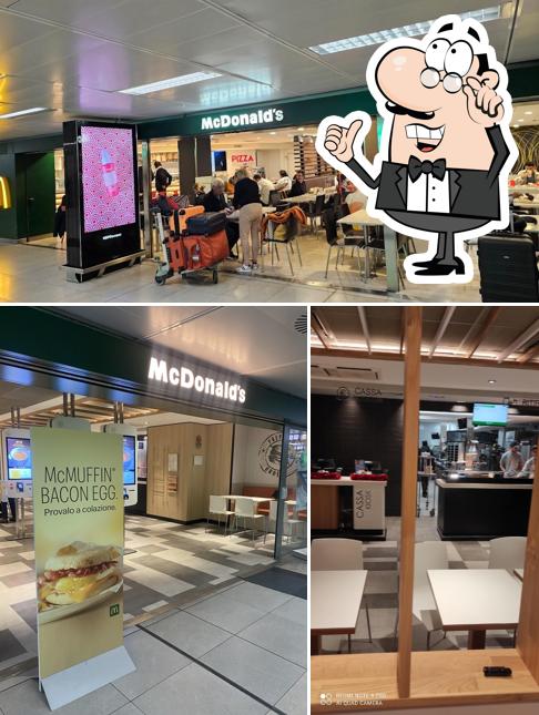Siediti a un tavolo di McDonald's Milano Linate