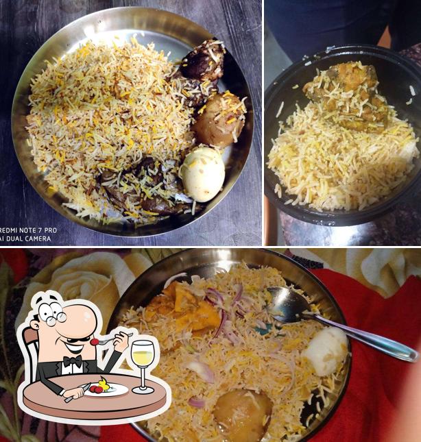 Food at Ratan Biriyani Center