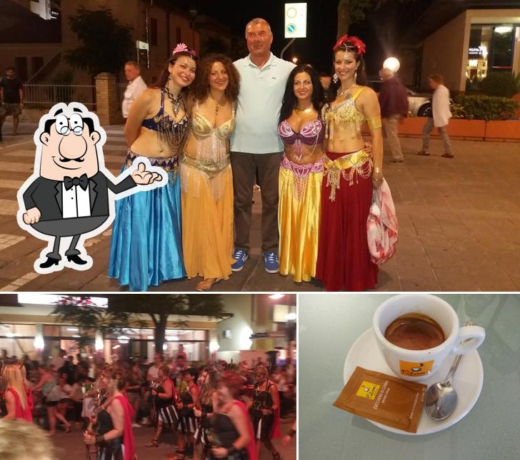 Dai un'occhiata agli interni di Bar Rita