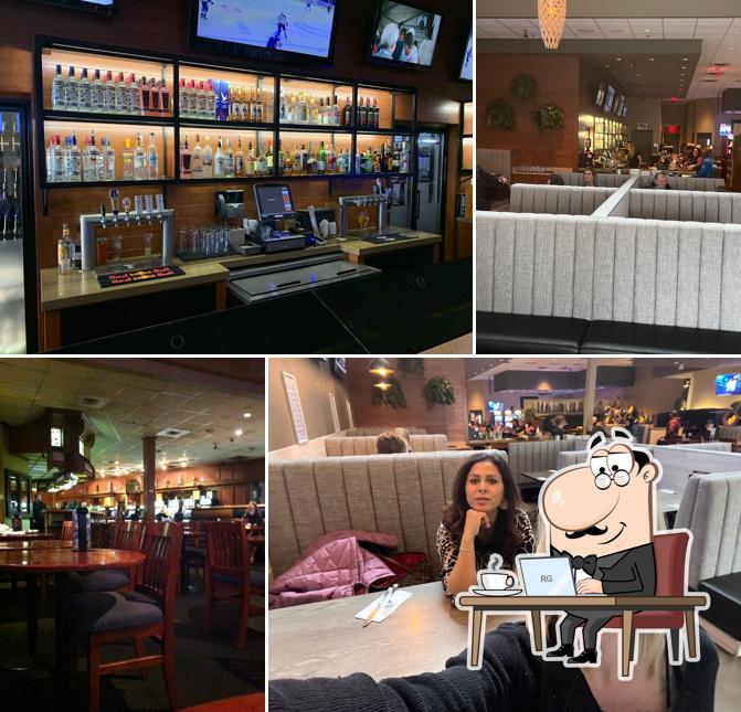 Installez-vous à l'une des tables de Filos Restaurant & Lounge