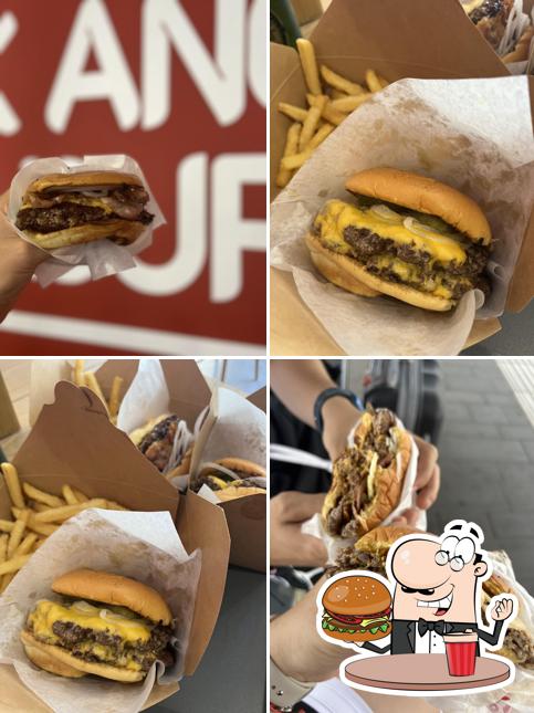 Prova un hamburger a Mr. Fib The First Black Angus Smash Burger