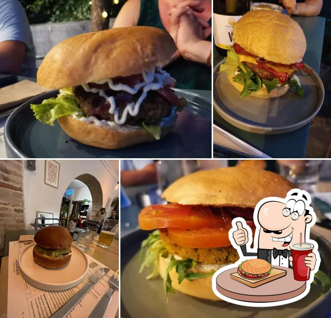 Gli hamburger di Vicolocielo burger bar sunset potranno incontrare i gusti di molti