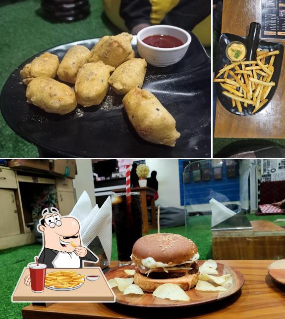 French fries at WEBLIHOUSE : Cafe & Books