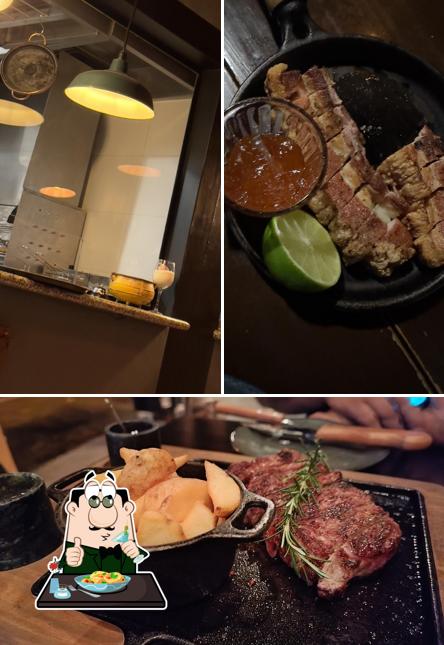 A imagem da comida e bebida no Dino Barbecue