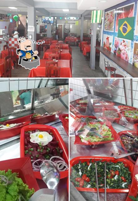 O Por Do Sol se destaca pelo comida e interior