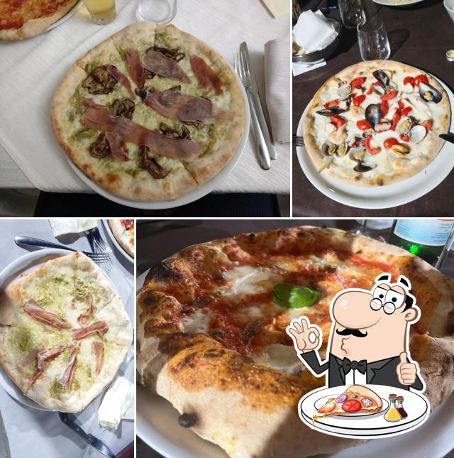 Prenditi una pizza a Oasi Blu