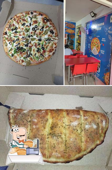 Garlic bread at Dmon's Pizza