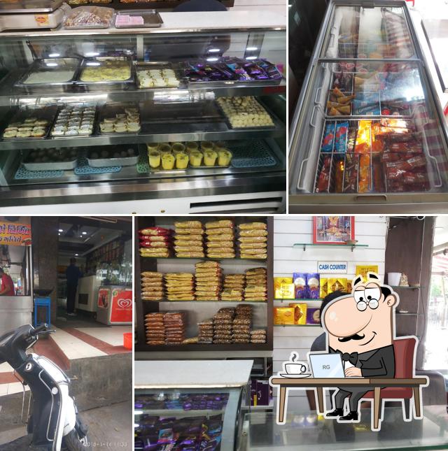 Shree Parshwanath Sweets and Namkeen