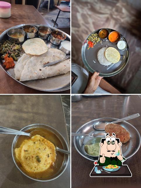 Food at Ananda Bhavana